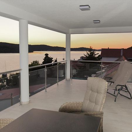 Villa Pina Tisno Ngoại thất bức ảnh