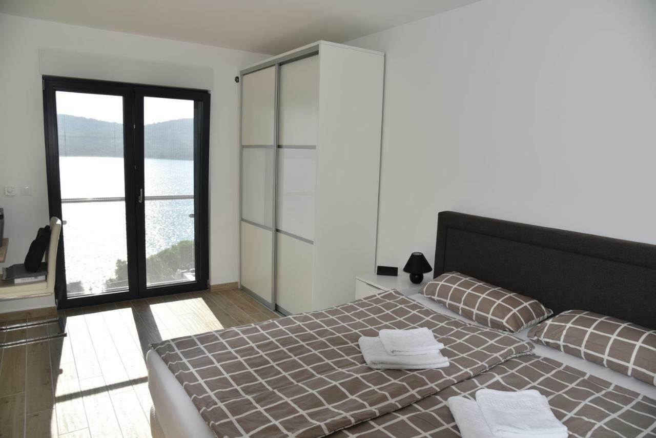 Villa Pina Tisno Ngoại thất bức ảnh